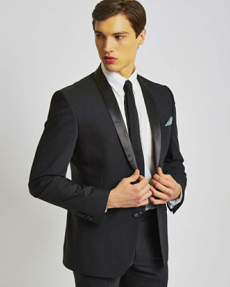 Black suit, white dress shirt, black tie, black leather oxford shoes outfit