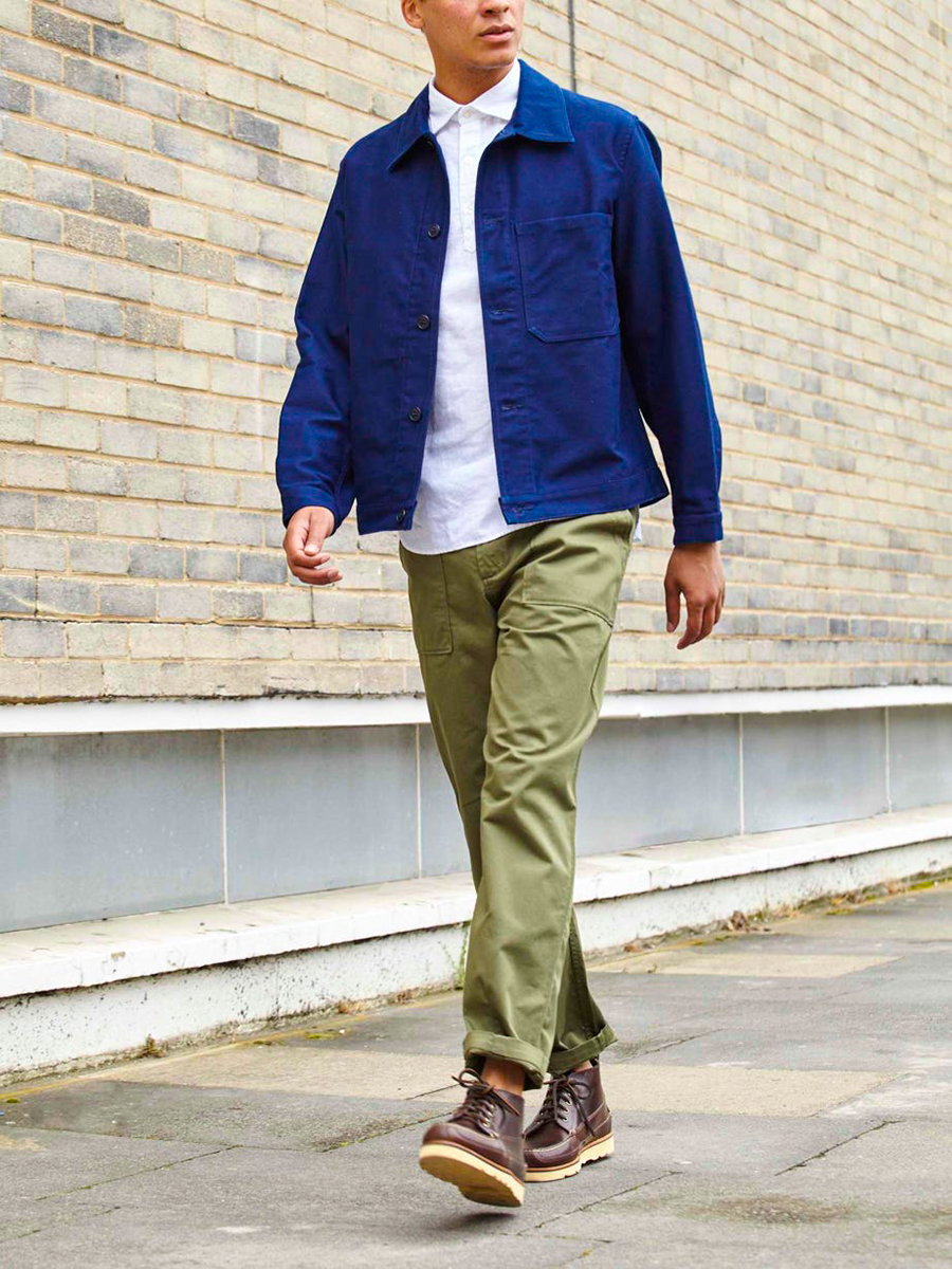 Blue shirt jacket, white shirt, green chinos, brown boots outfit