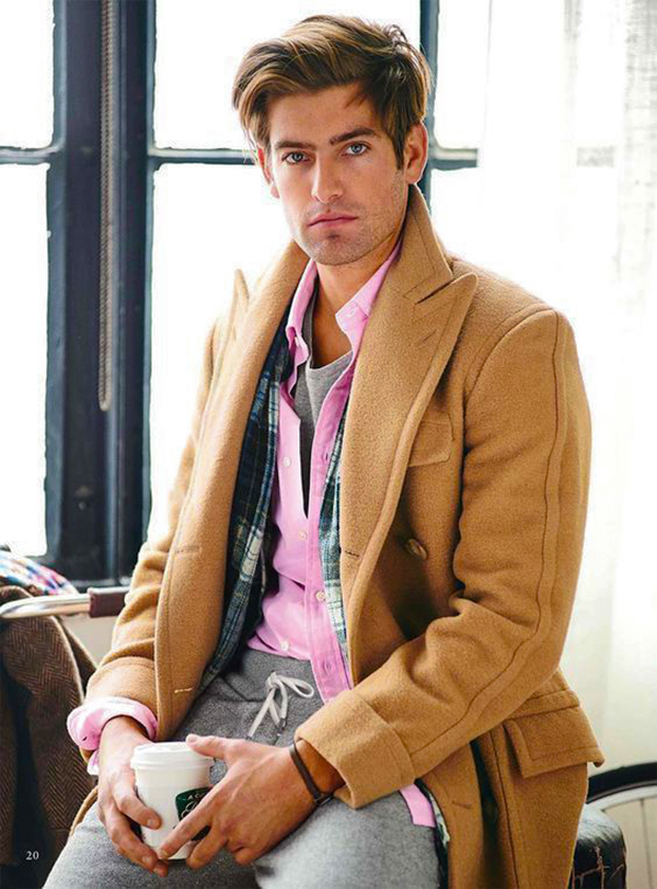 Camel overcoat, long-sleeve pink shirt, gray sweatpants, gray scarf outfit