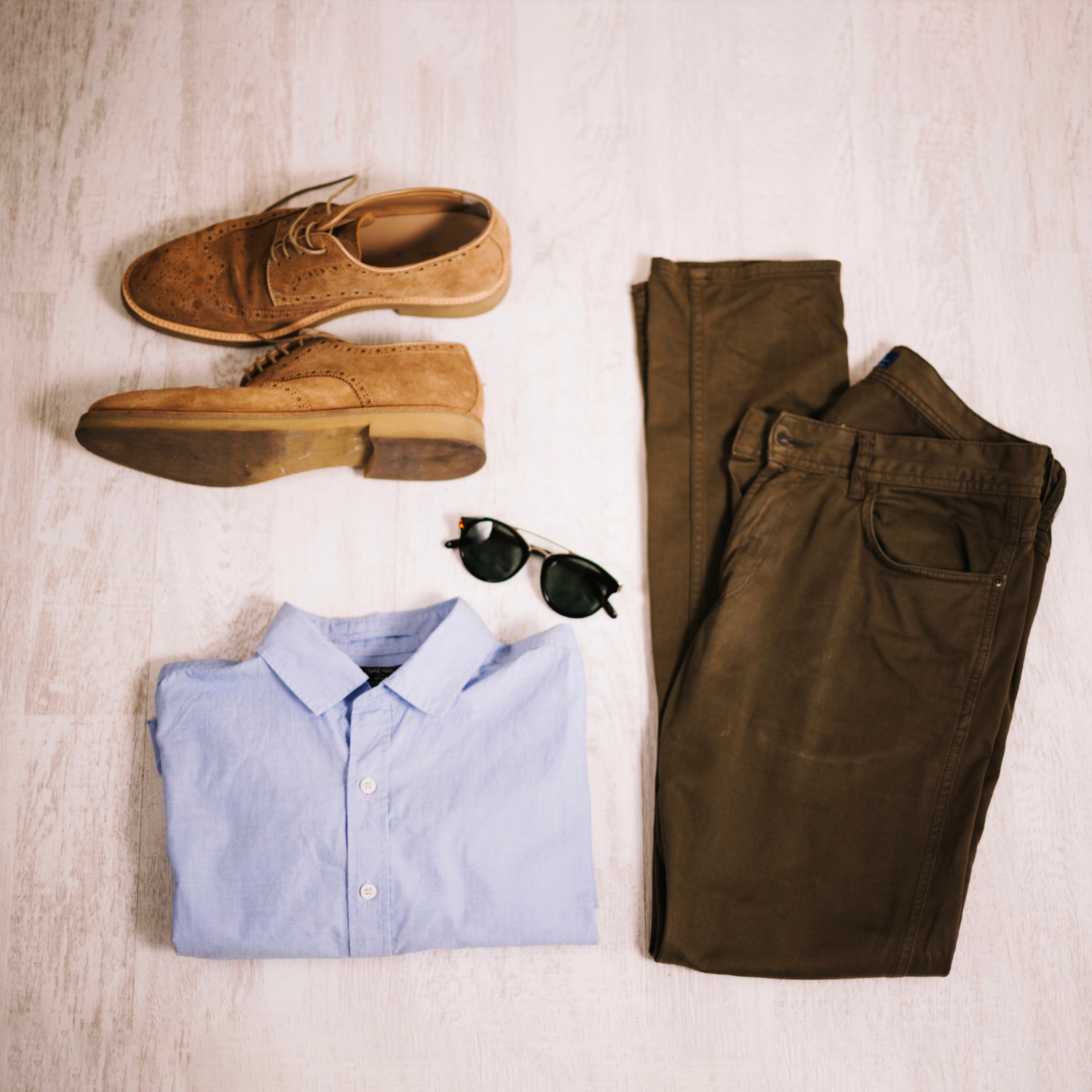 Green pants color pairing with other garments