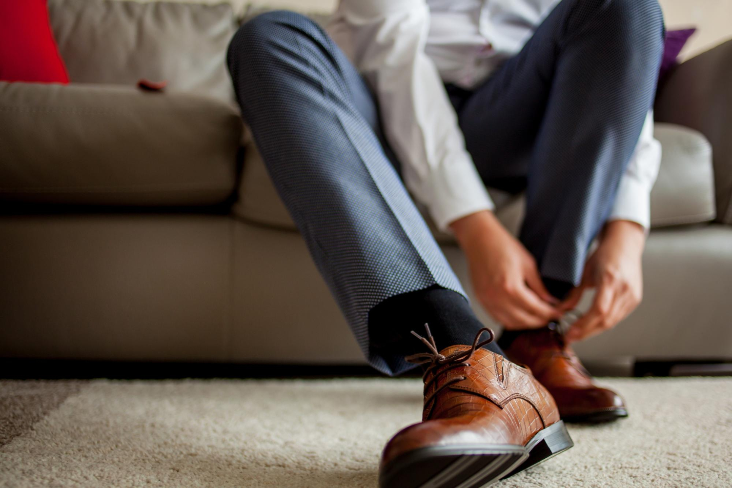 How to color match blue pants and brown shoes